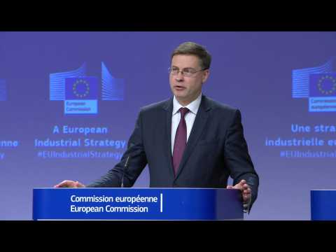 EU backs Italy's 'bold measures' to fight virus