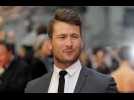Tom Cruise helps Glen Powell learn to fly