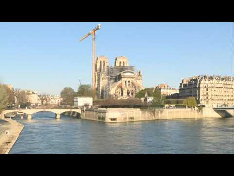 Paris's Notre-Dame district left deserted by coronavirus confinement