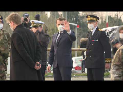 Coronavirus: Macron dons mask during visit to Mulhouse field hospital