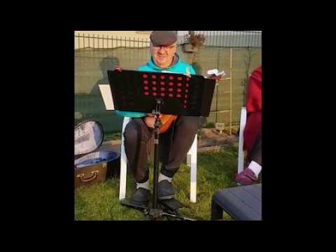 Stiring-Wendel (57) : Roger fait passer le confinement en musique