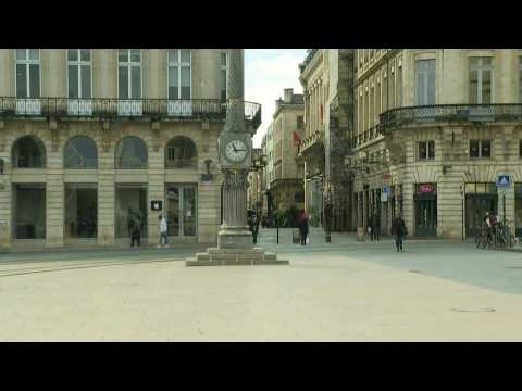 Coronavirus: streets of Bordeaux empty as French restrictions come into effect