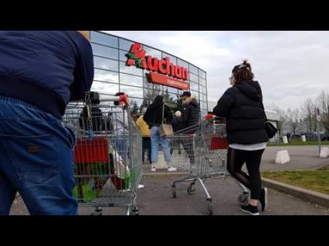 Consommation : le phénomène du "Panic Buying" expliqué en moins d'une minute