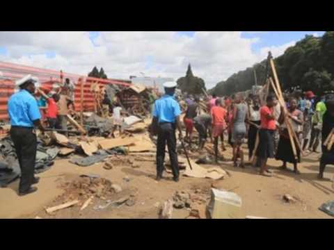 Harare police destroy market stalls
