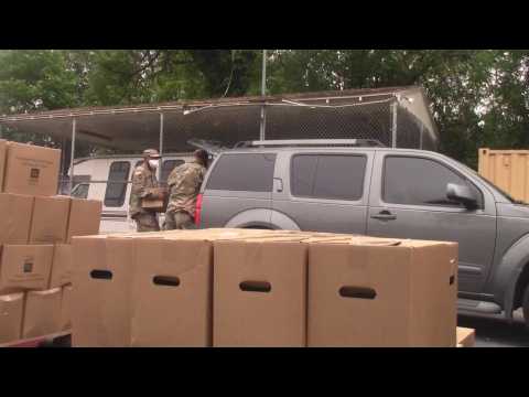 US National Guard distributes food in Texas by COVID-19