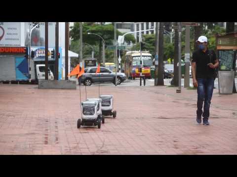Robots deliver at home in Medellín during the quarantine