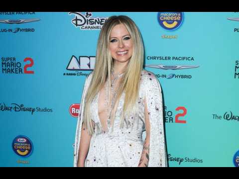Avril Lavigne announces charity single