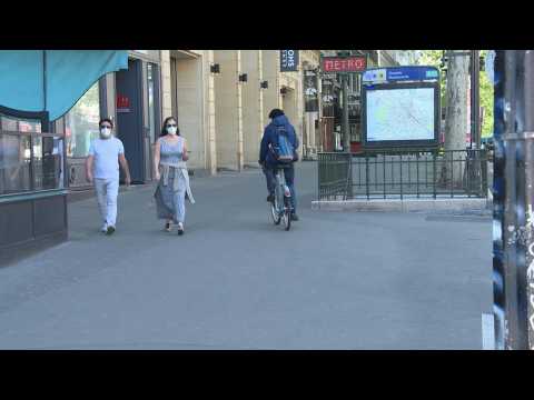 Paris's 'Grands Boulevards' shopping area on 37th day of lockdown