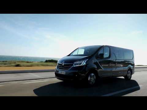 2019 New Renault TRAFIC SPACECLASS Driving in Portugal