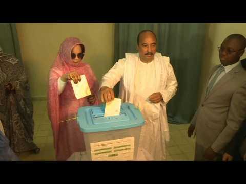 Outgoing Mauritanian President Aziz casts vote in elections