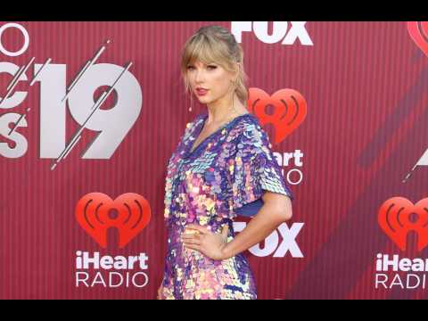 Taylor Swift fires back at ex record label boss