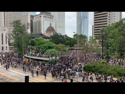 Hong Kong protesters defy police again and begin banned march