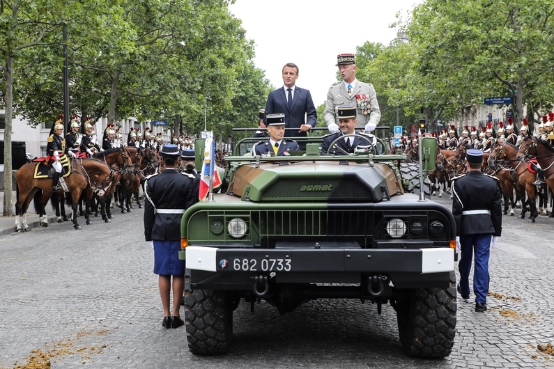 14 juillet : Emmanuel Macron sifflé lors de la revue des troupes (RTL)