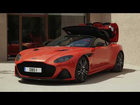 Aston Martin DBS Superleggera Volante Design in Cosmos Orange