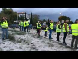 Calais : le rond-point de Curie bloqué par les manifestants depuis
