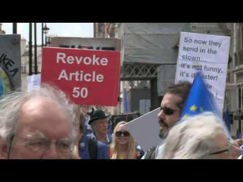 Anti-Brexit campaigners march on London