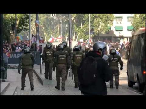 New clashes in Chile between police, demonstrators