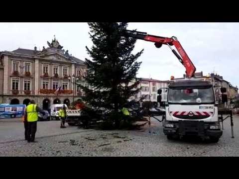 Pont-à-Mousson : la place Duroc a son sapin