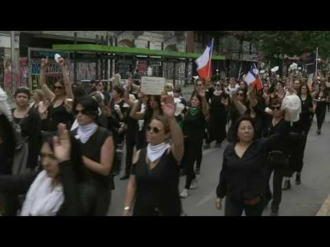 Hundreds of women march in silence in Santiago