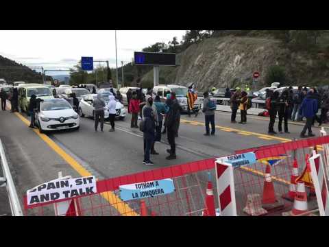 Catalan separatists block Spain-France highway