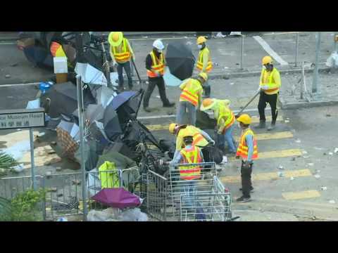 Cleaners clear barricades at Hong Kong Polytechnic University