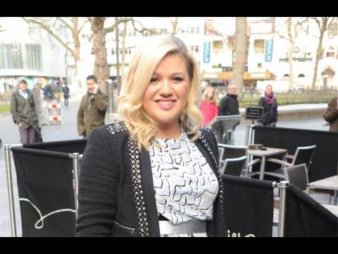 Kelly Clarkson amazed by song backlash