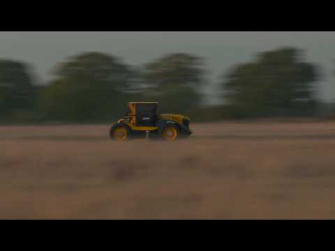JCB secure World’s Fastest Tractor record