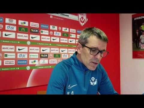 Edmond Akichi et Jean-Louis Garcia au micro avant Grenoble-ASNL
