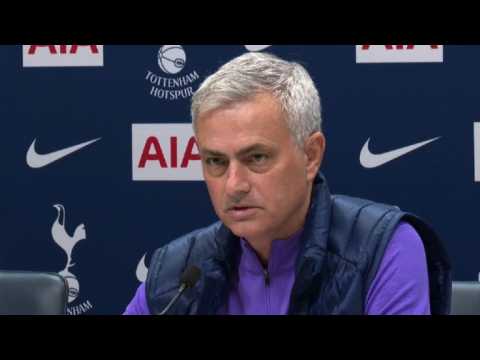 Mourinho congratulates Pochettino for his work at Tottenham