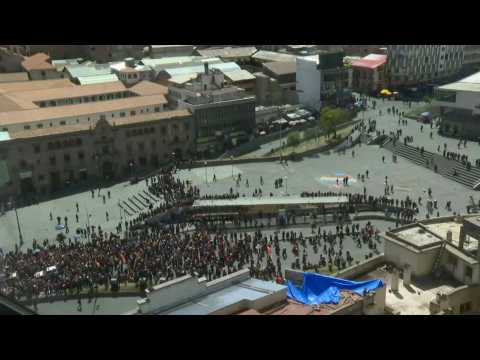 Thousands in Bolivia arrive in La Paz with funeral procession