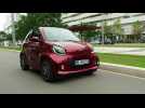 smart EQ fortwo cabrio in Carmine red Driving Video