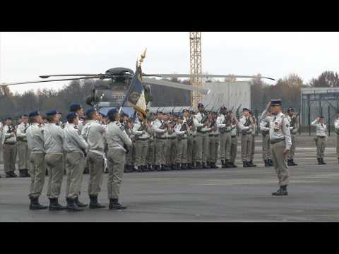 French soldiers honour comrades killed in Mali helicopter crash