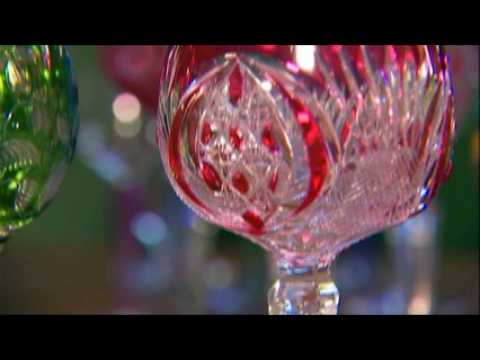 Cristallerie de Saint-Louis-lès-Bitche : comment sont fabriqués les verres à vin et les carafes ?