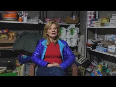 Macedonian woman helps and welcomes refugees into her home