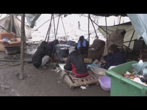 Refugees at camp in Bosnia continue hunger strike