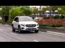The new Mercedes-Benz GLB 250 4matic in White metallic Driving Video