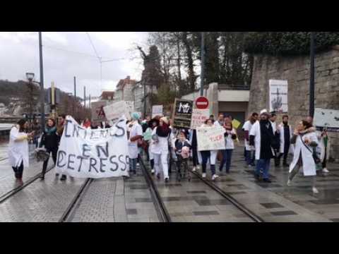 Besançon : une bonne centaine d'internes en grève contre la casse de l'hôpital