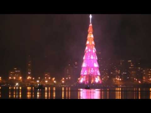 Rio lights up again with world's largest floating Christmas tree