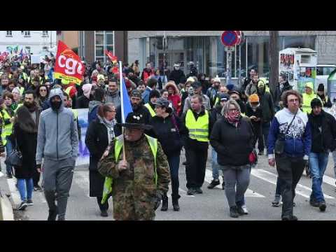 Syndicats et gilets jaunes manifestent à Strasbourg