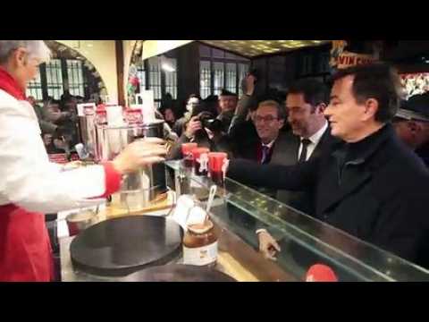 Castaner premier visiteur du marché de Noël de Strasbourg