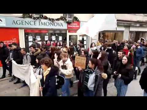 Neufchâteau : les manifestants traversent le centre-ville