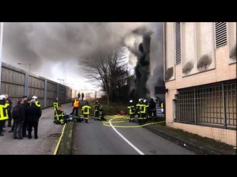 Incendie criminel à la fourrière de Besançon : intoxiqué, un pompier tombe au sol