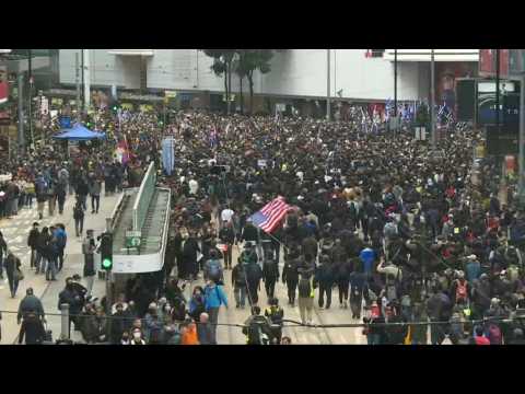 Hong Kong: Thousands gather for New Year's Day protest