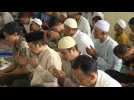 Jakarta flood evacuees hold Friday prayers - Label : AFPTV - First images - Category : News