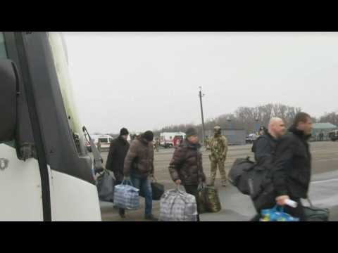 Prisoner exchange between Ukraine rivals begins in the east: Kiev