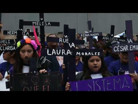 Day of the Dead weekend: Mexicans protest against feminicides