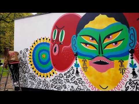 Kashink, la street-artiste à moustache réveille Le Mur