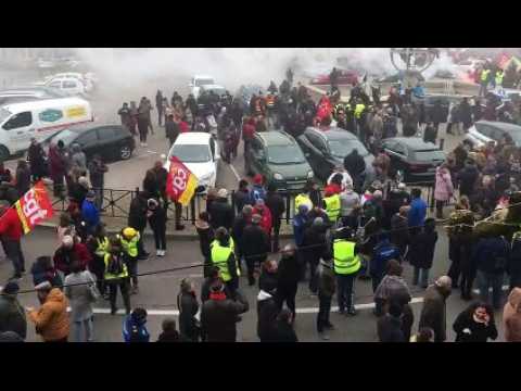 Grève du 5 décembre : à Dole, environ 2500 personnes sur la place Grévy