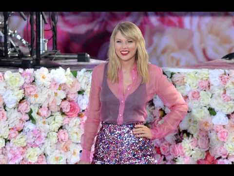 Taylor Swift 'tossing out' negativity ahead of 30th birthday