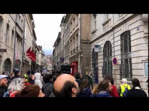 Besançon : 400 personnes défilent pour le climat